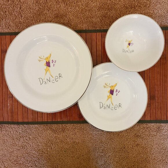 Pottery Barn Matching Reindeer Salad Plates/Dinner Plates/Bowls - 12 Pieces - Picture 9 of 11